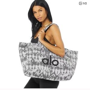 ALO Yoga Black and Gray Women's Tote Bag